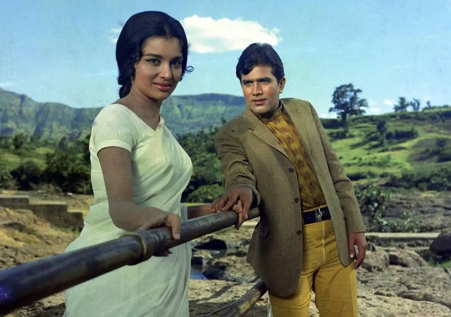 Rajesh Khanna shooting stone pelting incident