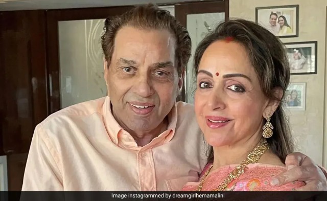 Hema Malini receives Padma Vibhushan for Dharmendra