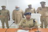 पकड़े गए आरोपों के साथ पुलिस टीम फोटो सोर्स विभाग