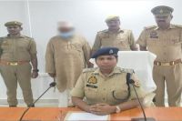 पकड़े गए आरोपों के साथ पुलिस टीम फोटो सोर्स विभाग