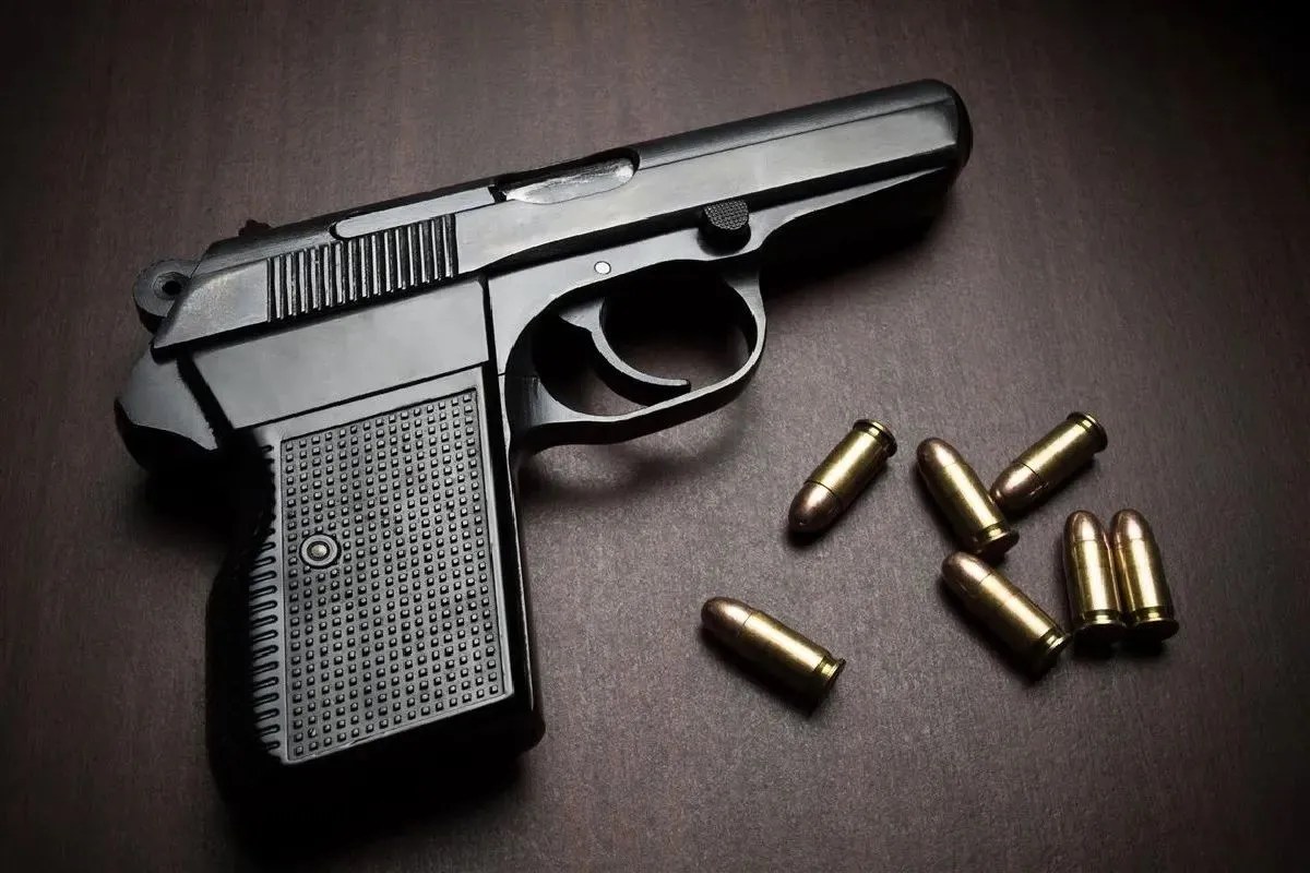 pistal and bullets