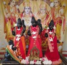 नवनगर के श्रीराम मंदिर में विराजित भगवान श्रीराम, माता सीता, लक्ष्मण और भक्त हनुमान की प्रतिमाएं श्रद्धालुओं की आस्था का प्रमुख केंद्र हैं।