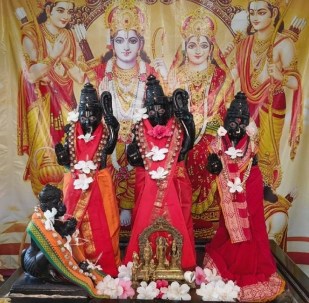 नवनगर के श्रीराम मंदिर में विराजित भगवान श्रीराम, माता सीता, लक्ष्मण और भक्त हनुमान की प्रतिमाएं श्रद्धालुओं की आस्था का प्रमुख केंद्र हैं।