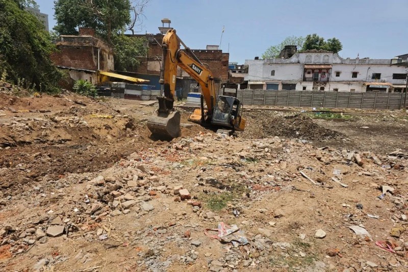 Arbitrary Conduct at Lallu Bhaiya's Pond