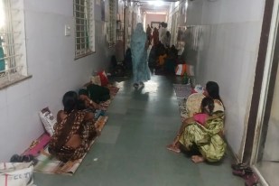अस्पताल में भीड़ नियंत्रित करने अब अस्पताल प्रबंधन ने तैयारी शुरू कर दी है। जल्द ही नई व्यवस्था के अनुसार अस्पताल के दोनों भवनों में भर्ती मरीजों के साथ आने वाले अटेंडरों की संख्या सीमित होगी।