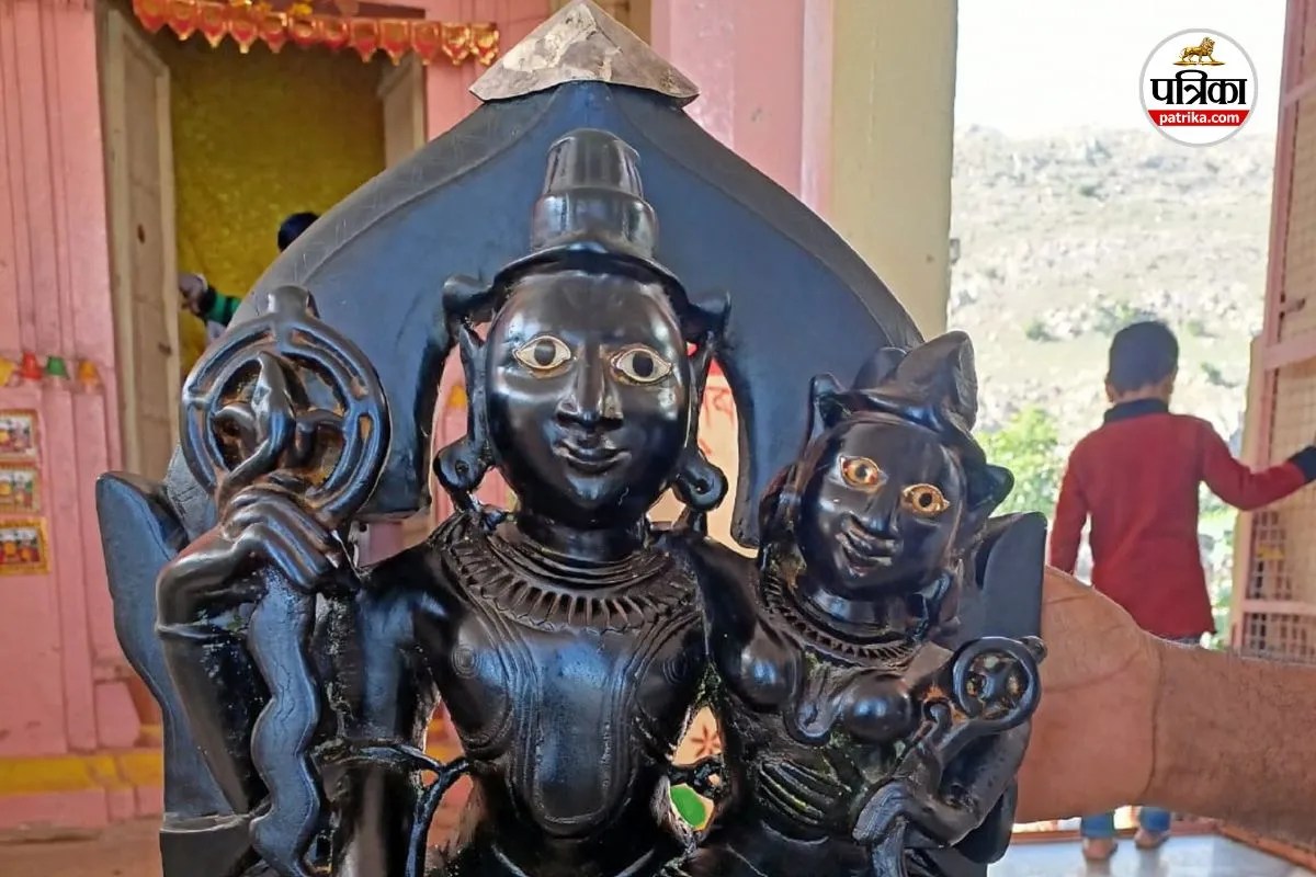 1100 Year Old Idol Theft