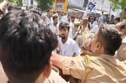 शिक्षा मंत्री के इस्तीफे की मांग, युवाओं के भविष्य से खिलवाड़ का लगाया आरोप (फोटो सोर्स : भाषा संवाद WhatsApp News Group)