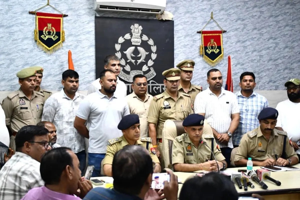 Missing Students Found Vrindavan, Aligarh Latest News