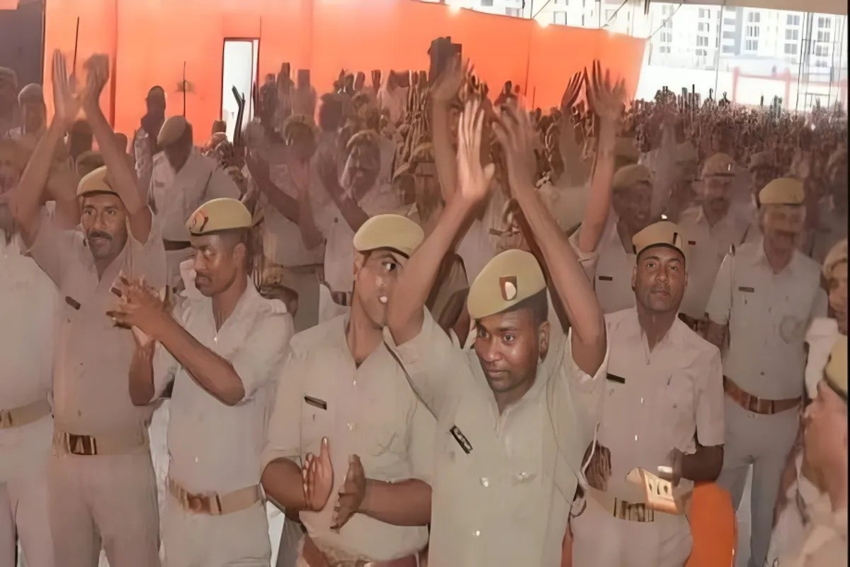अब प्रांतीय रक्षक दल के जवान भी होंगे राज्यकर्मी, शासनादेश जारी होने से वर्षों पुरानी मांग पूरी (फोटो सोर्स : भाषा संवाद WhatsApp News Group)