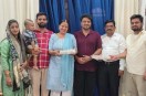 वंदना सिंह परिवार के साथ, फोटो सोर्स- AIR Lucknow