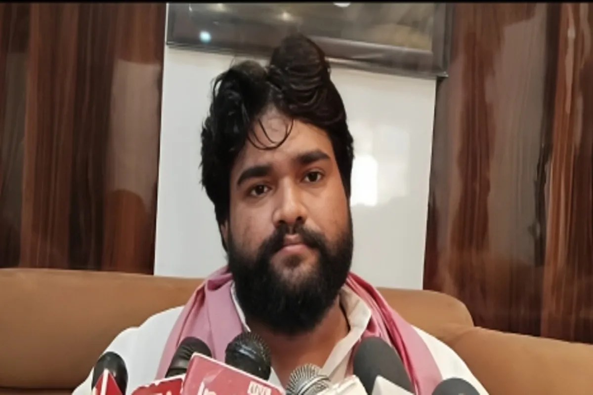 ओमप्रकाश राजभर के खिलाफ सपा नेताओं ने खोला मोर्चा (फोटो सोर्स : भाषा संवाद WhatsApp News Group)