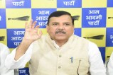 जमीन घोटाले के आरोपों को लेकर SIT के सामने पेश हुए संजय सिंह, 13 भूखंडों से जुड़े दस्तावेज सौंपे (फोटो सोर्स : भाषा संवाद WhatsApp News Group)