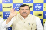 जमीन घोटाले के आरोपों को लेकर SIT के सामने पेश हुए संजय सिंह, 13 भूखंडों से जुड़े दस्तावेज सौंपे (फोटो सोर्स : भाषा संवाद WhatsApp News Group)