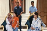 पद्मजा से मुलाकात के दौरान भावुक दिखे राजनाथ सिंह, जताई गहरी संवेदना (फोटो सोर्स : भाषा WhatsApp News Group)