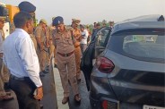 lucknow agra expressway road accident