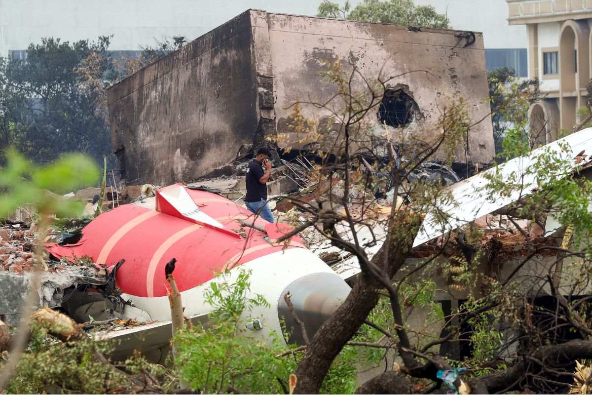 Ahmedabad plane crash memorial grief families.