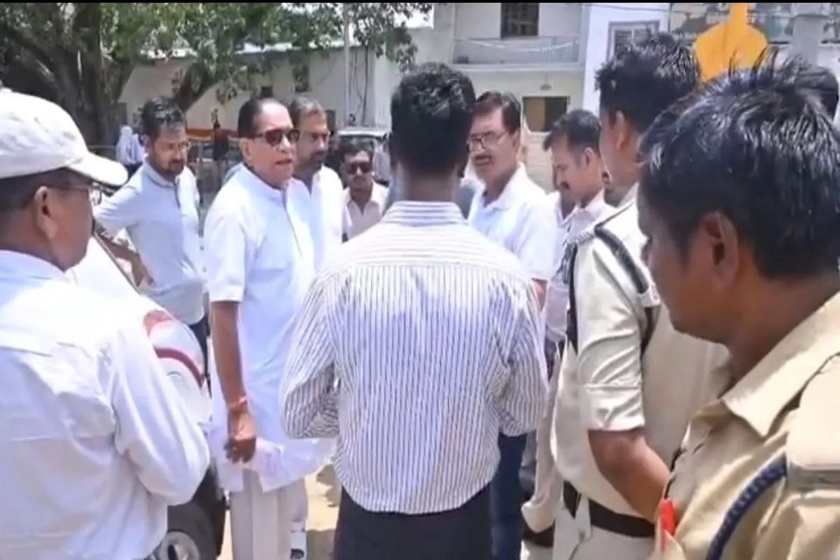 BJP leader threat Tehsildar