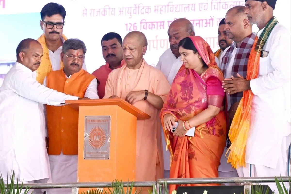 CM Yogi attacks Congress