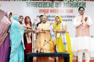 जेवर एयरोपोर्ट से फ्लाइट का सफर करके लखनऊ पहुंचे किसानों ने CM योगी आदित्यनाथ से मुलाकात की