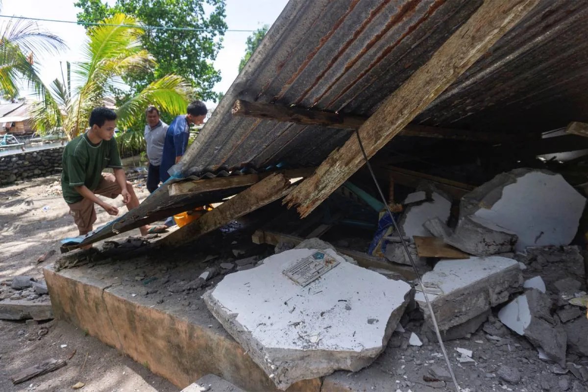 Philippines earthquake destruction buildings collapsed