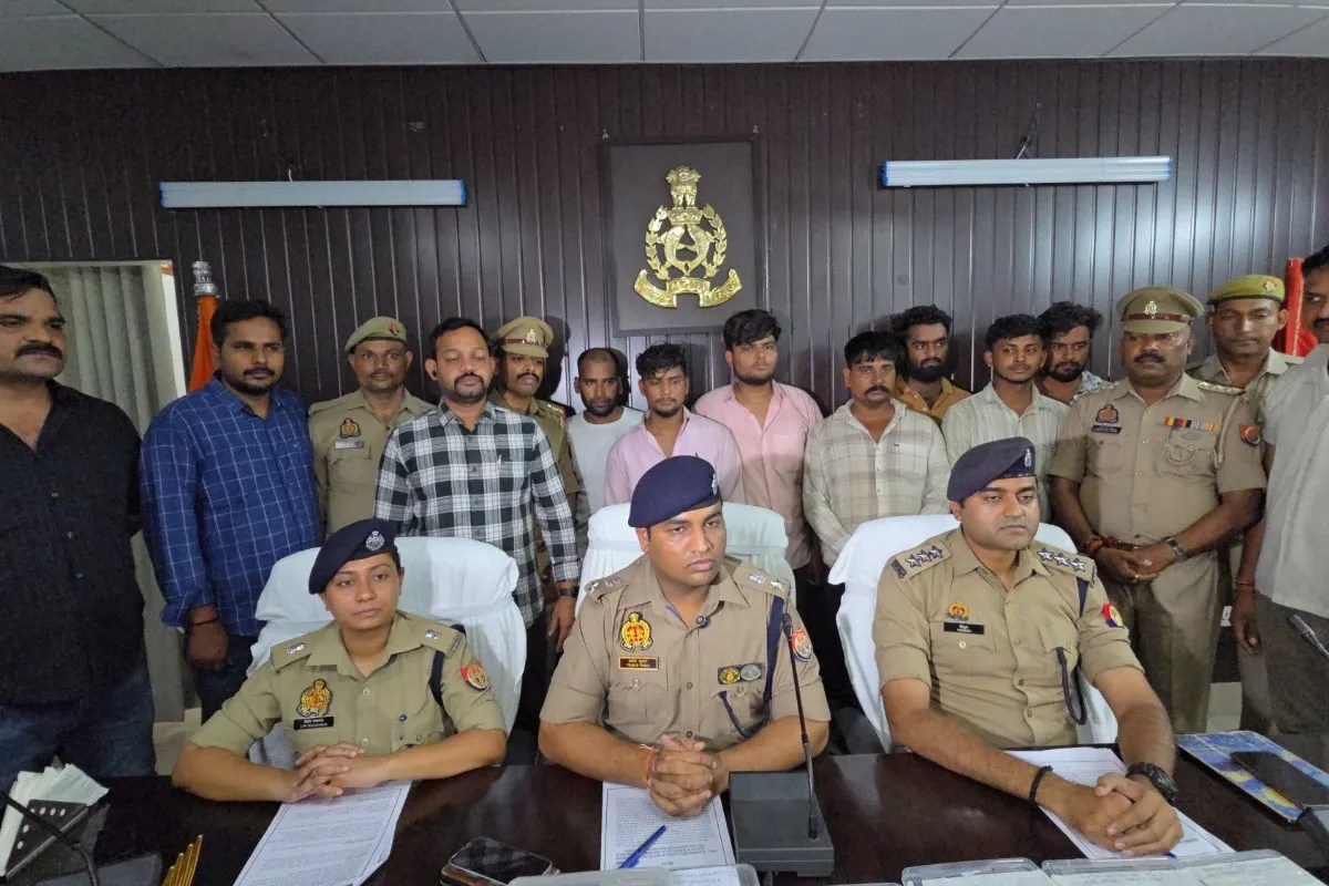 Arms suppliers arrested