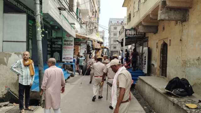 जयपुर के रामगंज इलाके में गिराई गई 5 मंजिला इमारत, 10 मकान खाली कराकर चला बुलडोजर अभियान