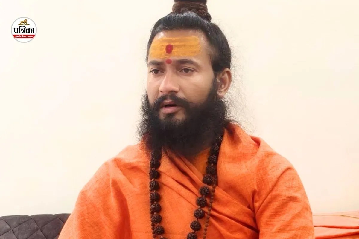 महंत देवानंद महाराज - File PIC