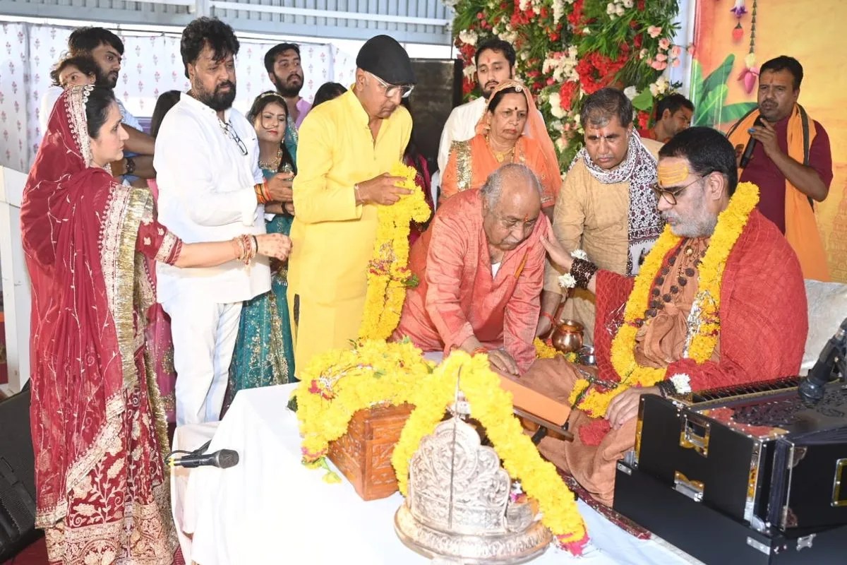 Mahamandaleshwar Swami Chidambaranand Saraswati news ratlam