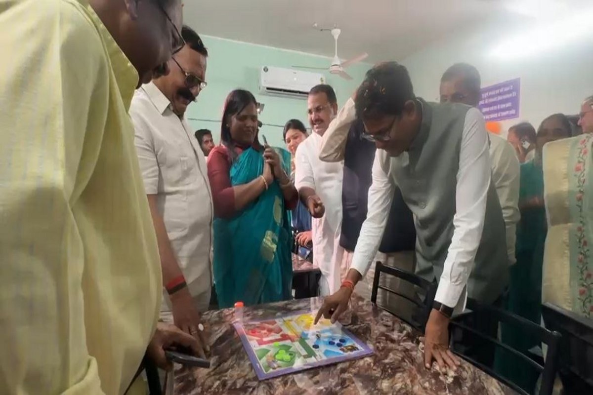 Finance Minister Play Ludo, Siyan Gudi Day care center inauguration