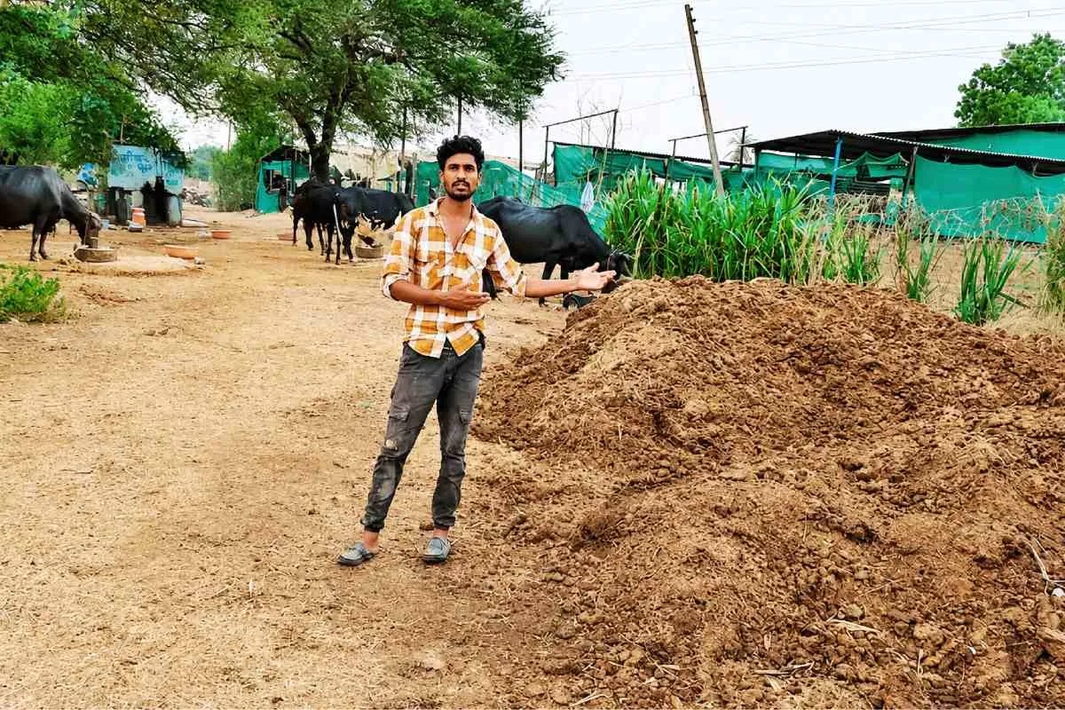 Young farmer Kamal Rawat: दूध डेयरी पर मिली काम करने की प्रेरणा (Photo Source - Patrika)