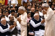 PM Modi Handshake Controversy