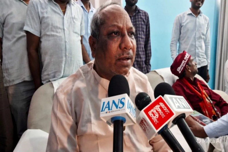 UP Political News Sanjay Nishad Congress Samajwadi Party Attack