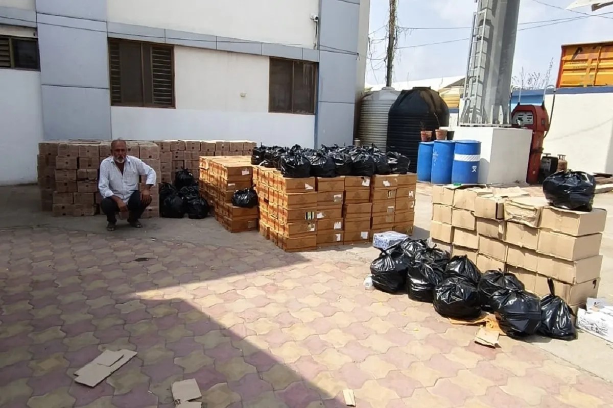 SMC team raid in Rajkot