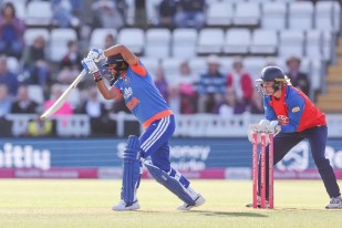 harmanpreet kaur playing shot vs england