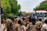 uproar over death of man in barabanki stone pelting on police know whole story