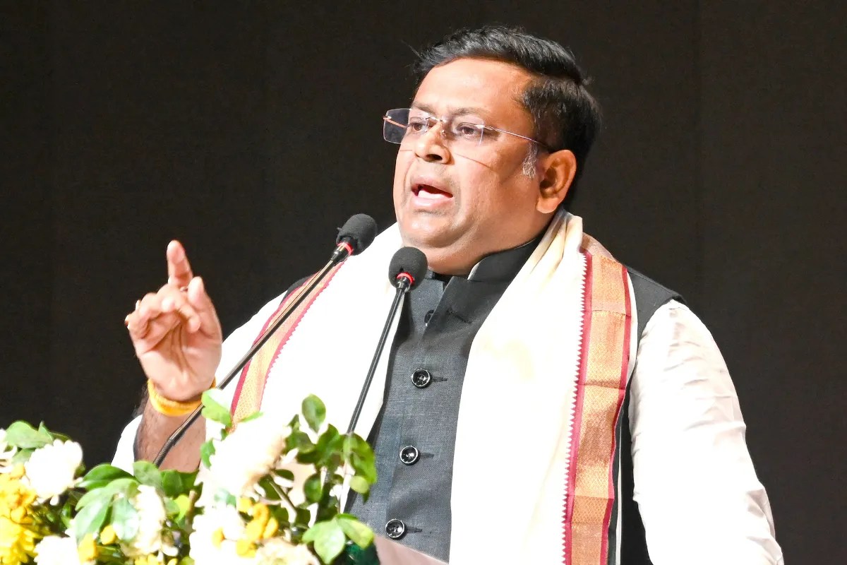 Sukanta Majumdar on Sumit Roy