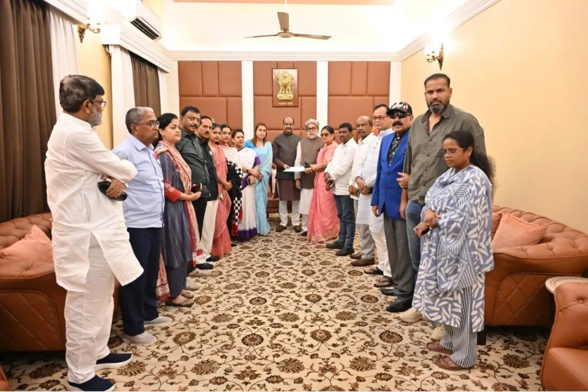 TMC rebel MPs join NCPI