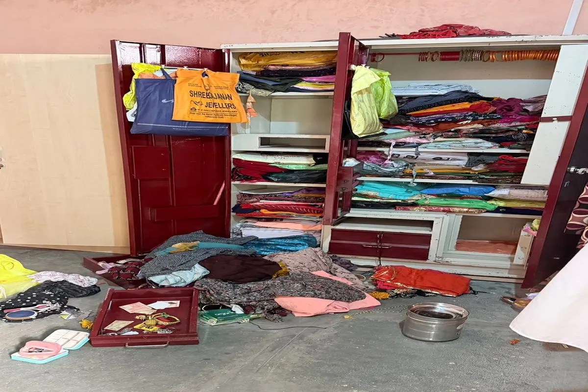 Theft News in charbhuja