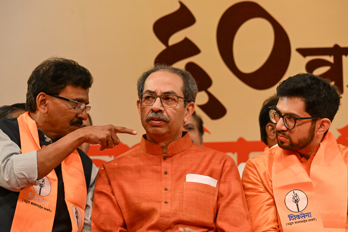 Uddhav Thackeray, Shiv Sena UBT, Uddhav Thackeray News, Shiv Sena Crisis, Eknath Shinde, Shiv Sena MPs, Maharashtra Politics, Shiv Sena UBT Meeting,