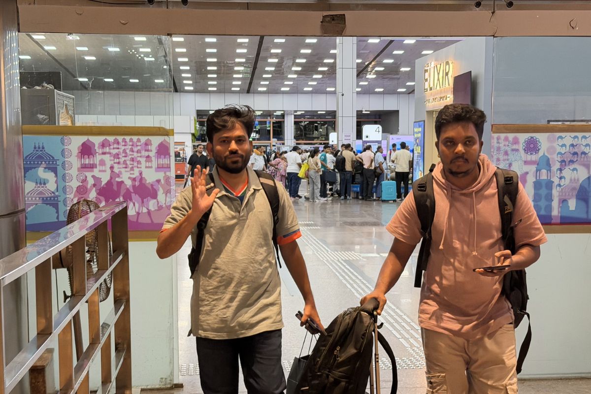 abhijit dipke arrives in Jaipur for cockroach janta party protest.