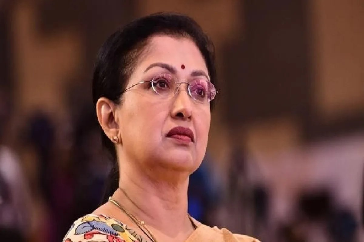 gauthami, aiadmk