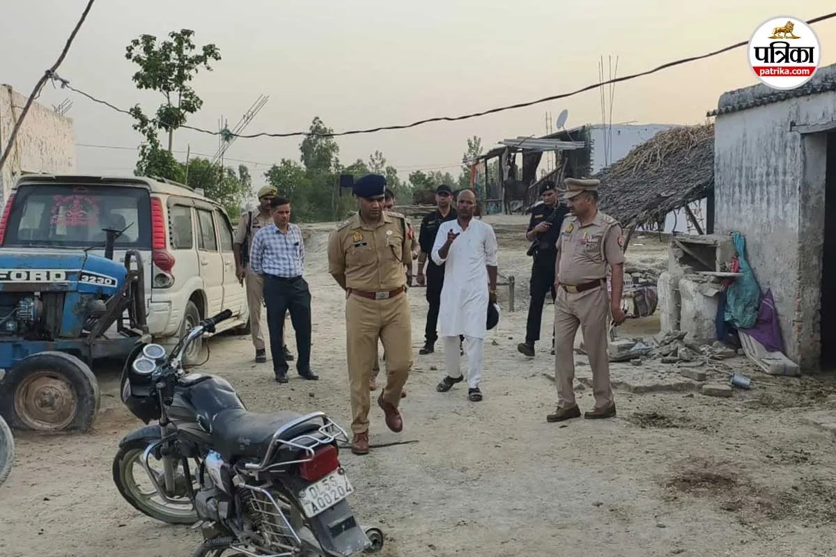 amroha crime case accused home demolished by bulldozer