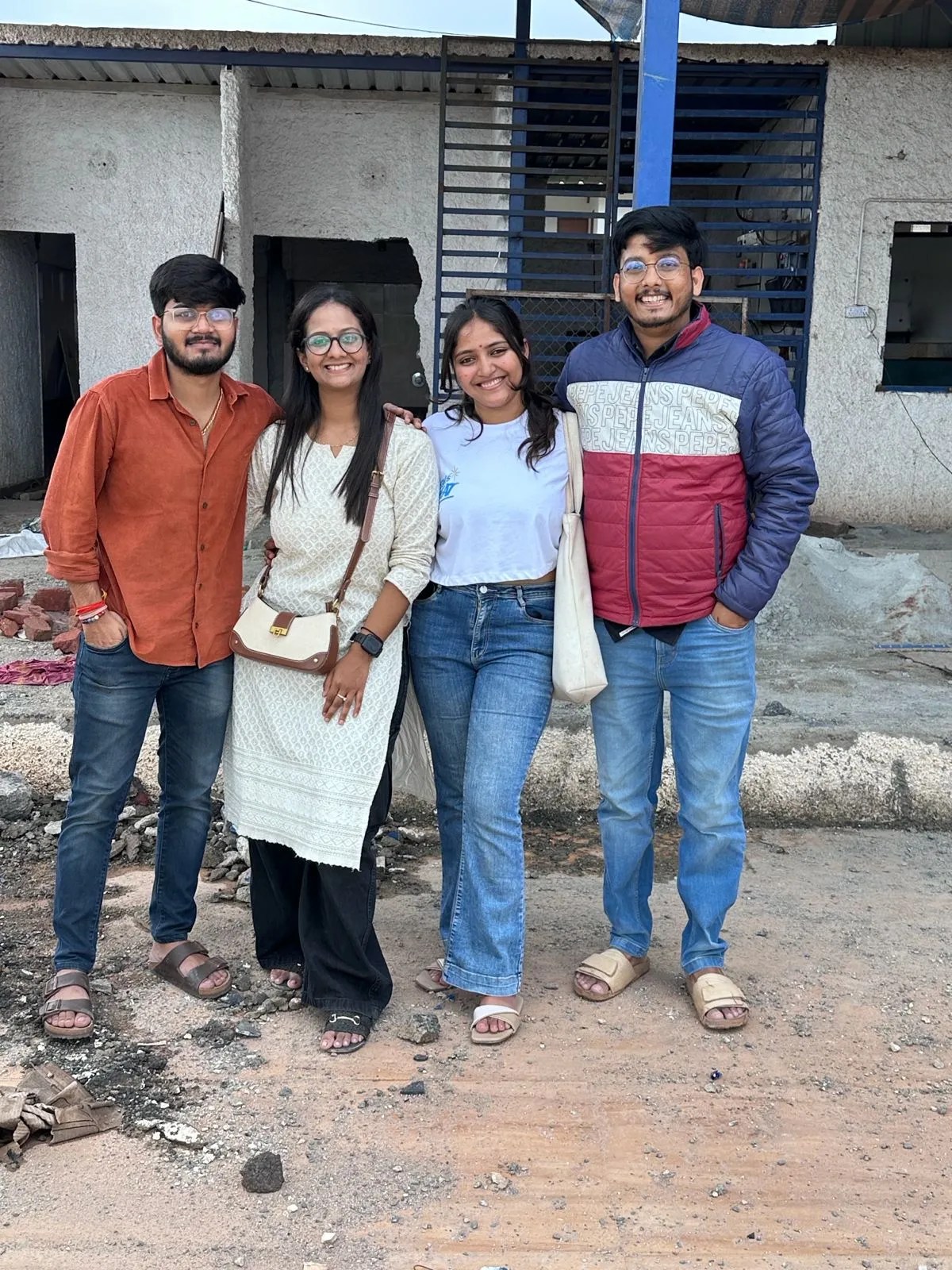 अपने स्टार्टअप की सफलता का सफर साझा करते राजस्थान के युवा उद्यमी रोहित साचेला, विनीत गोलेच्छा, अन्वी ओस्तवाल और सांची मालानी।