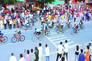 खरनाल मेले के दौरान अब तांगा दौड़ की जगह साइकिल रेस होने लगी है