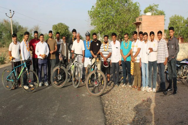 नागौर से साइकिल लेकर सिंधलास पहुंचे साइकिलिस्ट