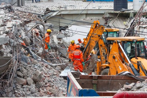 delhi Mehrauli building collapse