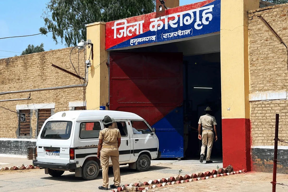 Hanumangarh Jail: जेल में पहुंची हेरोइन, प्याज में छुपा रखा था ‘नशा’, दो अज्ञात युवक छोड़ गए थे तीन थैले