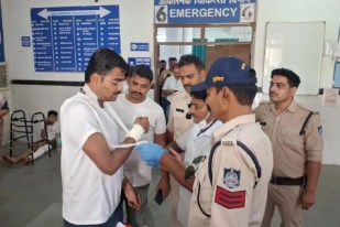 chhatarpur youth slits wrist at sp office alleges police mp news