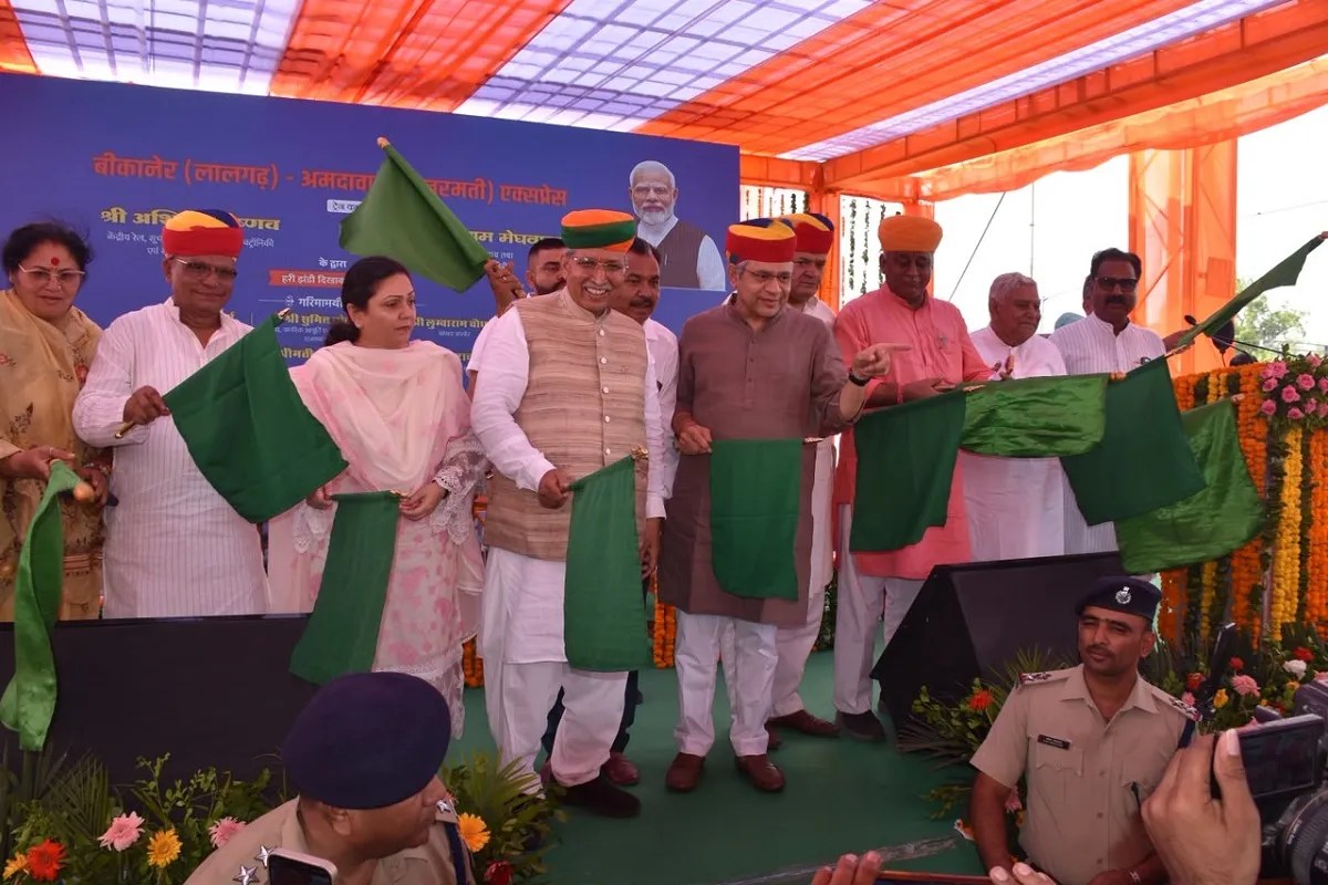 Lalgarh-Sabarmati train to run daily starting today; Railway Minister flags it off