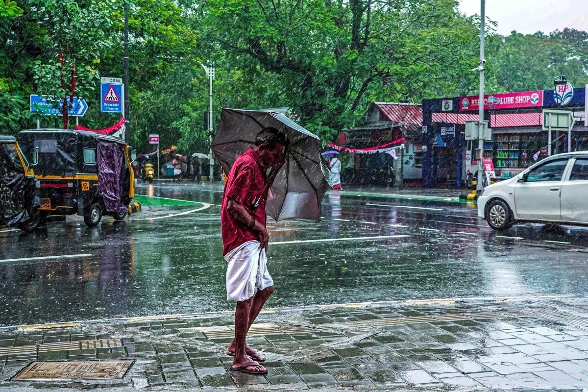 Monsoon Update: आज मुंबई पहुंचेगा मानसून, पश्चिम विक्षोभ के 